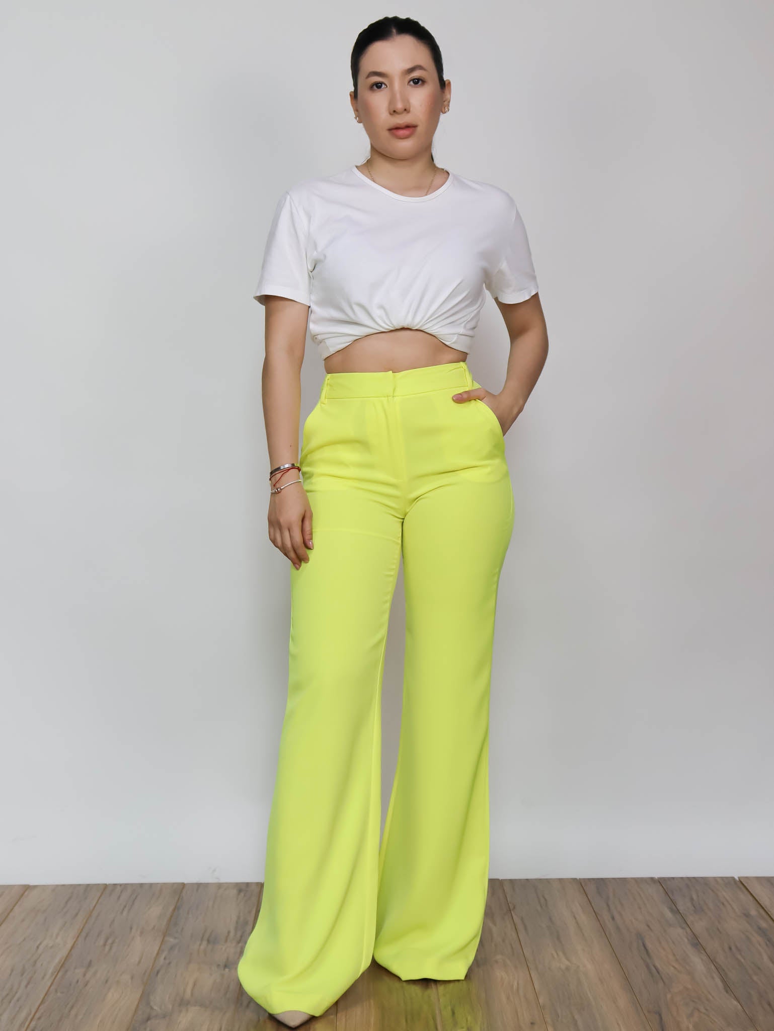Pantalón de vestir amarillo neón