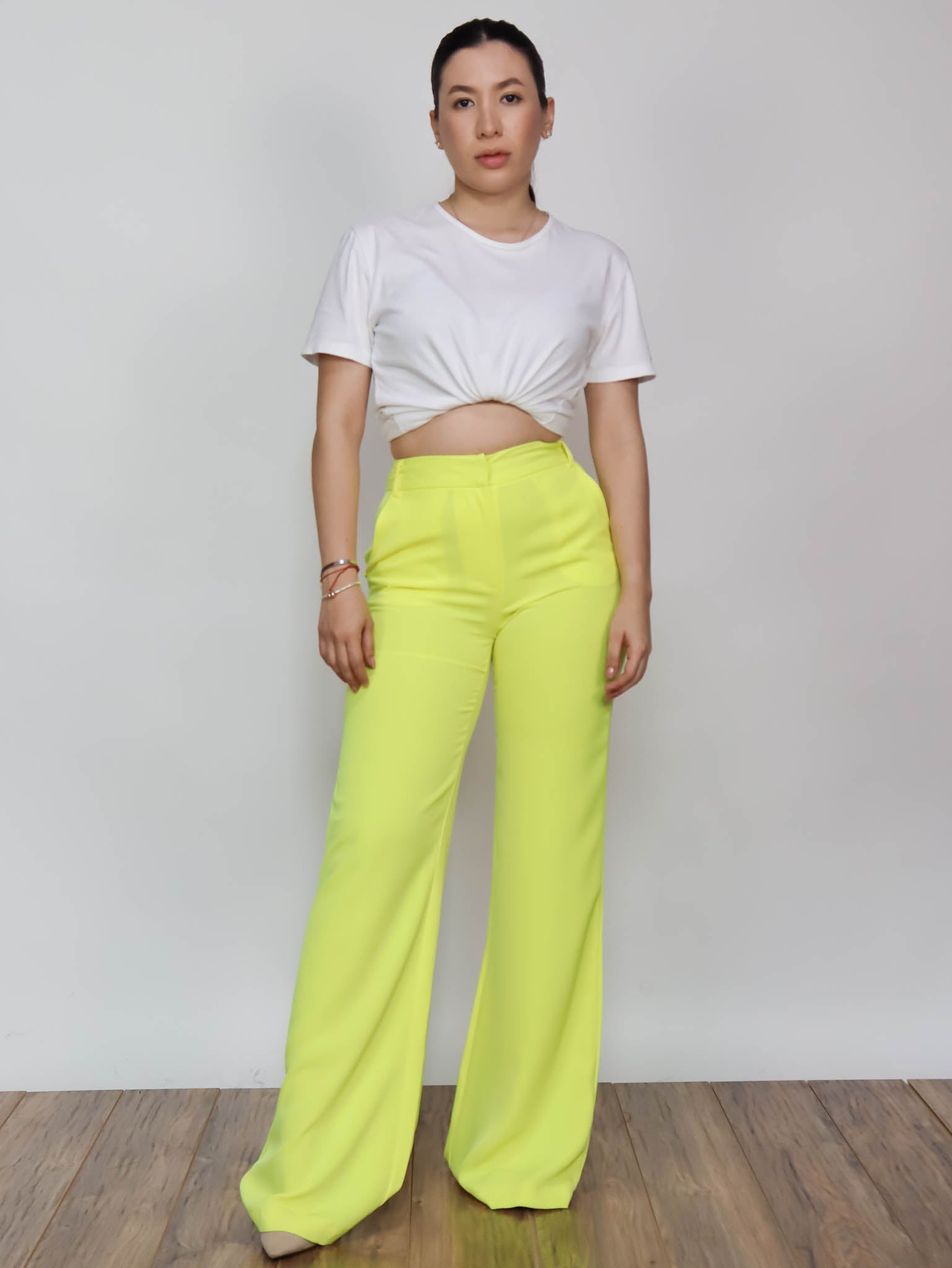 Pantalón de vestir amarillo neón