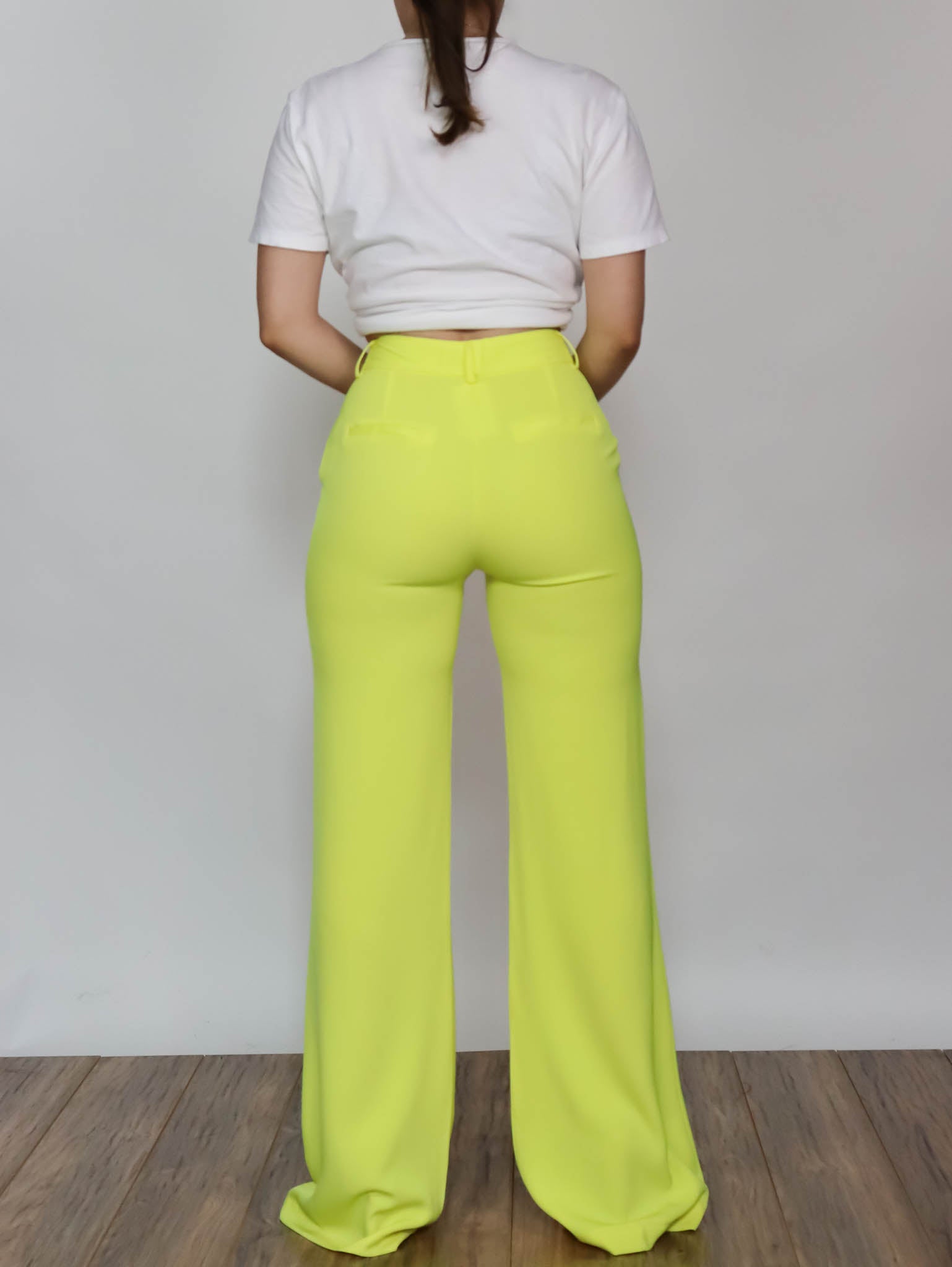 Pantalón de vestir amarillo neón