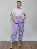 Pantalon tipo jogger lila