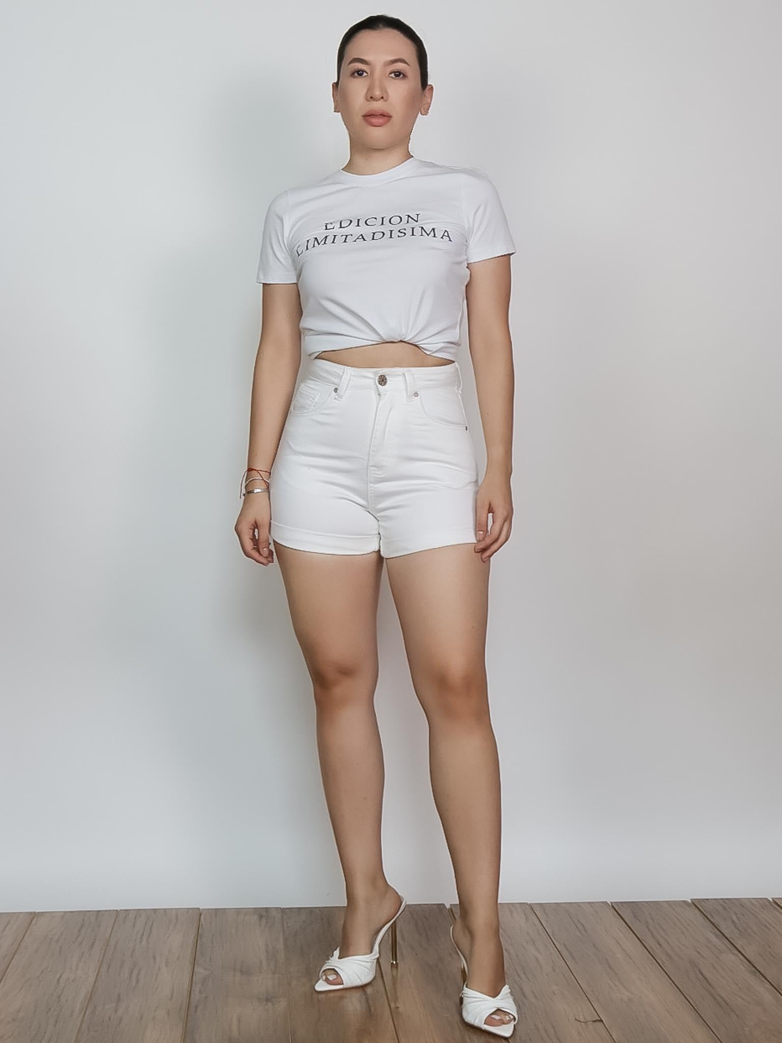 Short blanco ajustado